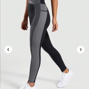 Gym shark leggings